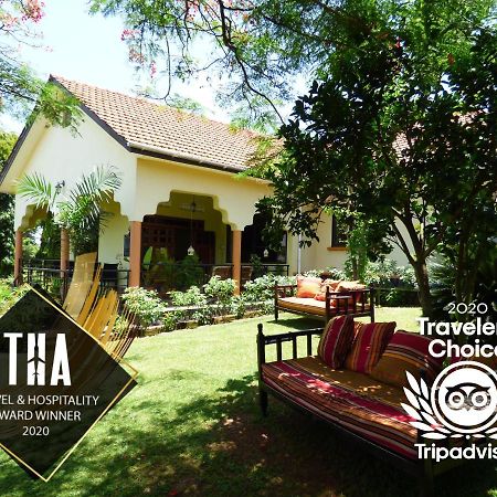 Bluemonkey Guesthouse Entebbe Exterior photo
