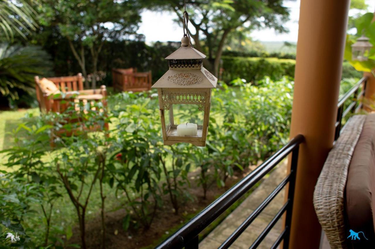 Bluemonkey Guesthouse Entebbe Exterior photo